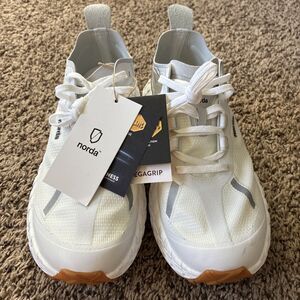 NWT Norda Sneakers, Trail Running, Dyneema, Vibram, Sz M 8/W 9.5, White/Gum